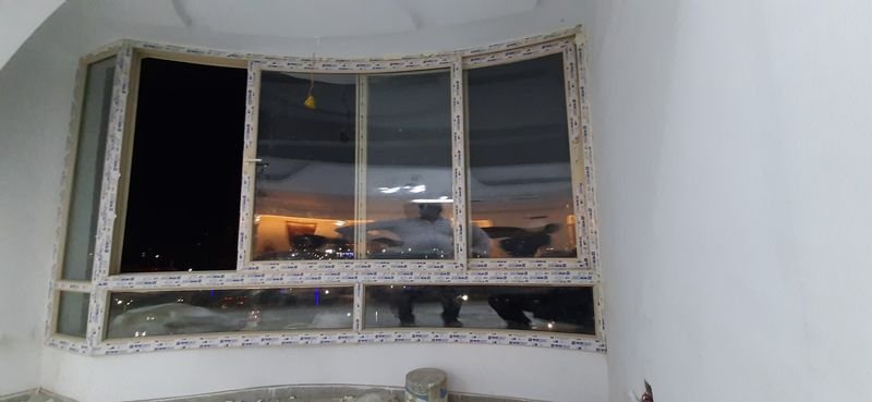 نوافذ UPVC منحنية بإطلالة واسعة